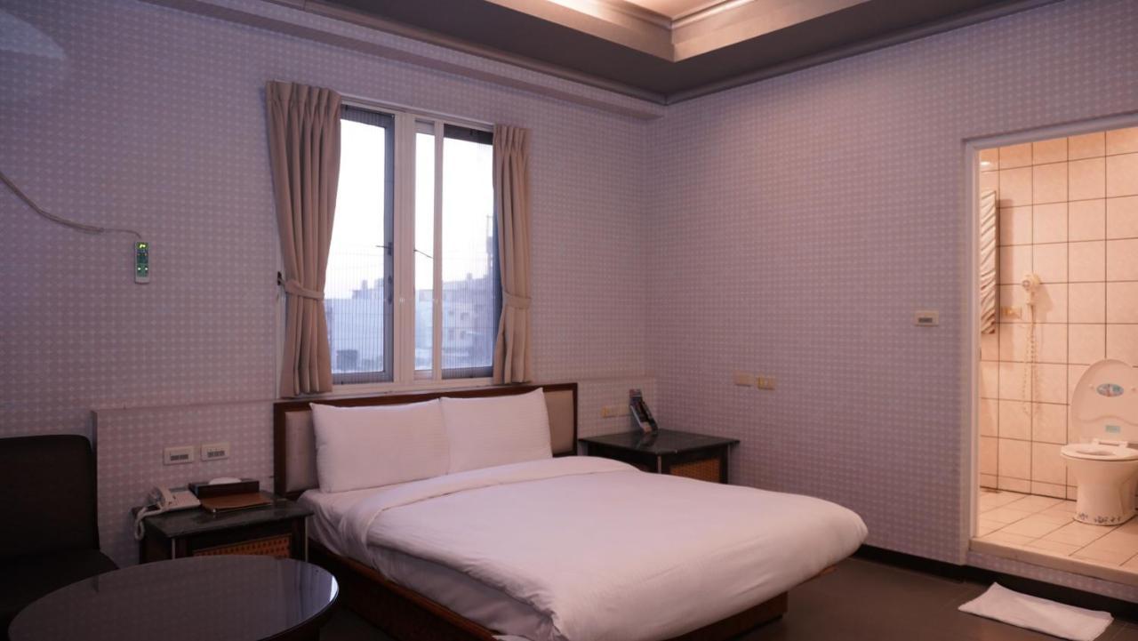 Wind Coast Motel Hsinchu Extérieur photo