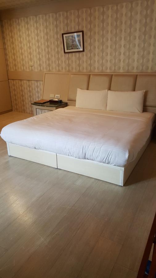 Wind Coast Motel Hsinchu Extérieur photo