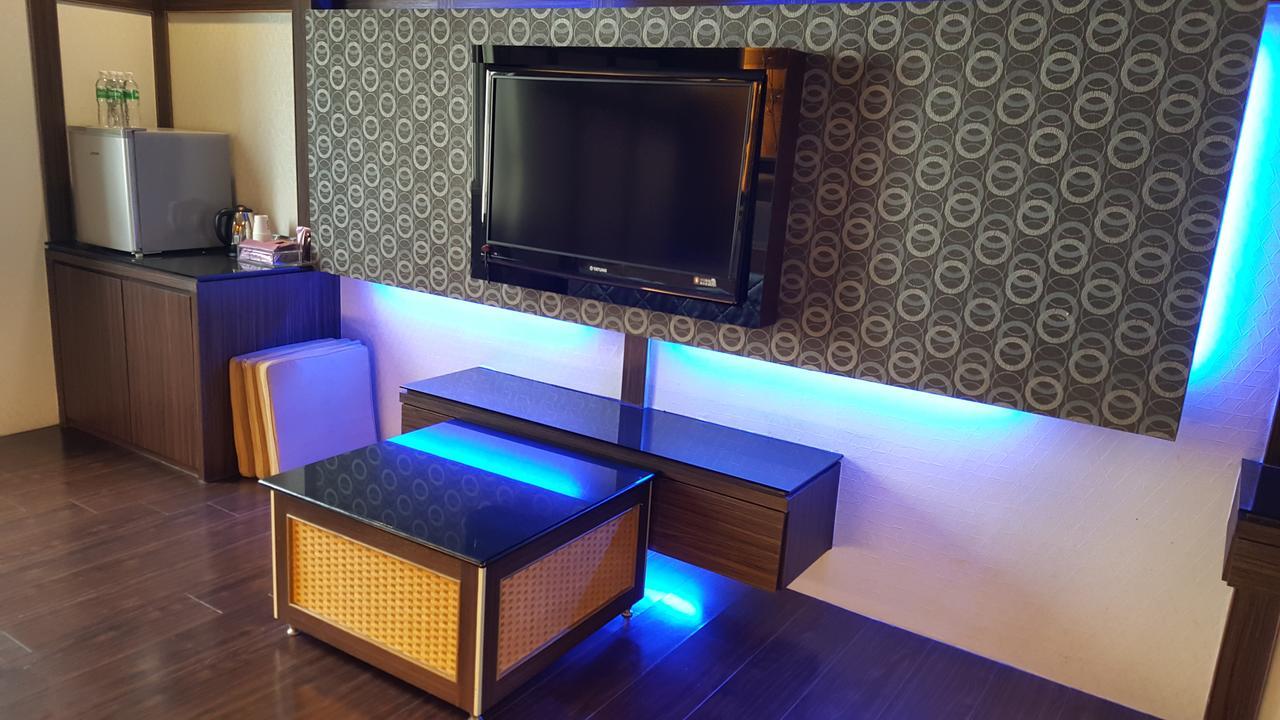 Wind Coast Motel Hsinchu Extérieur photo