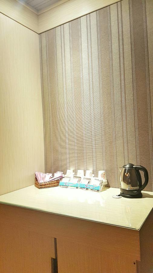 Wind Coast Motel Hsinchu Extérieur photo